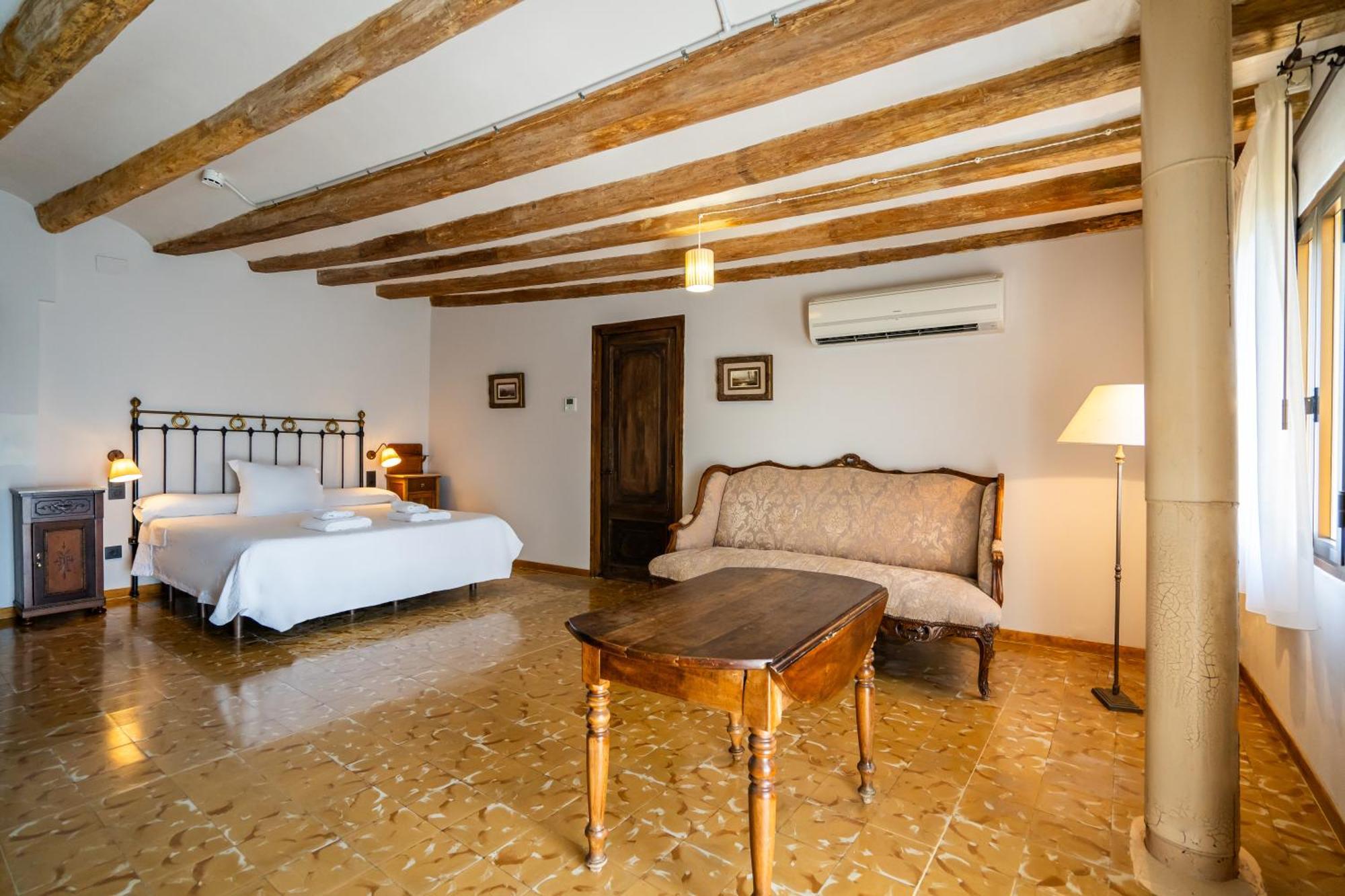 Lo Palauet De La Muralla Balaguer Ngoại thất bức ảnh